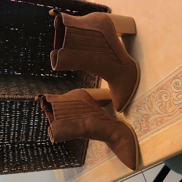 Brown ankle booties Chunky heel - Picture 1 of 4